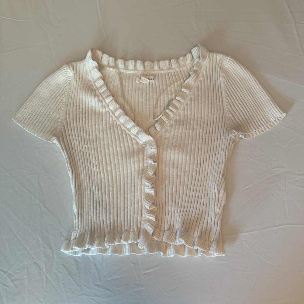 Cropped beige Aeropostale Cropped ribbed with ruffle trim and buttons size XS